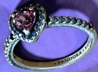 Silberring-925- "Pandora", roter Centerstein, beidseitig klare Steine, 2 fehlen,RG 52, 2 gr.