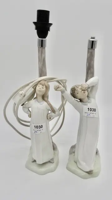 2 основания лампы «дети», Испания