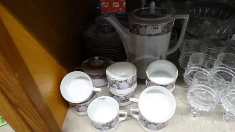 1 оставшийся кофейный сервиз "Rosenranke" Krautheim