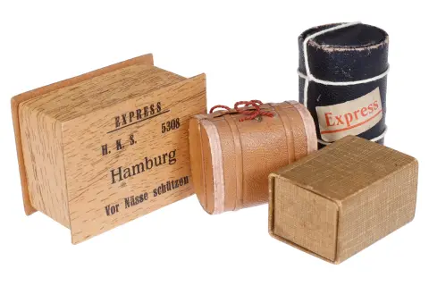 4 единицы багажа Märklin и чемоданы