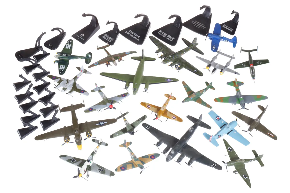 Lot van 20 militaire vliegtuigen