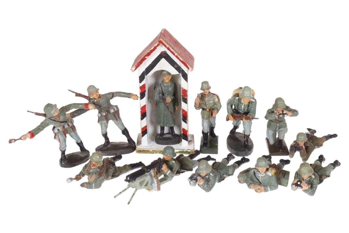 Lot de 11 soldats Lineol/Elastolin
