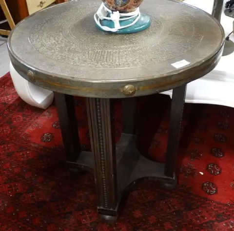 1 smoking table