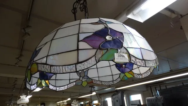 1 Tiffany style ceiling lamp