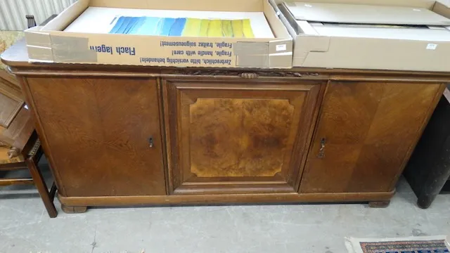 1 sideboard