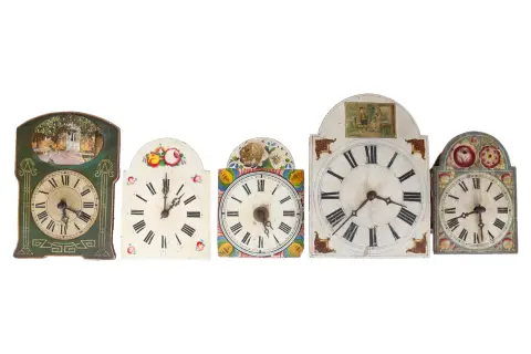 5 wandklokken