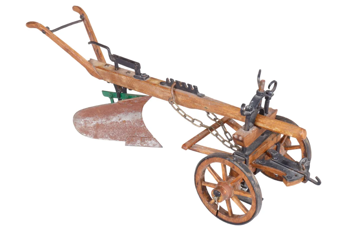 Dřevěný model starého pluhu