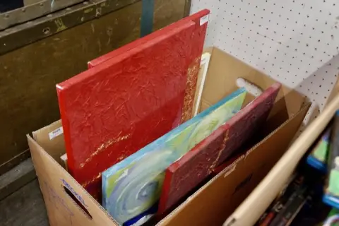 1 lot of paintings