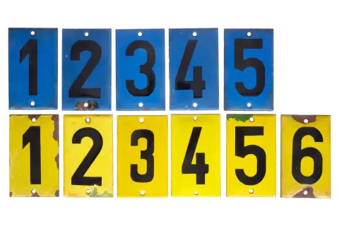 Lot van 6 geëmailleerde borden met cijfers 1-6