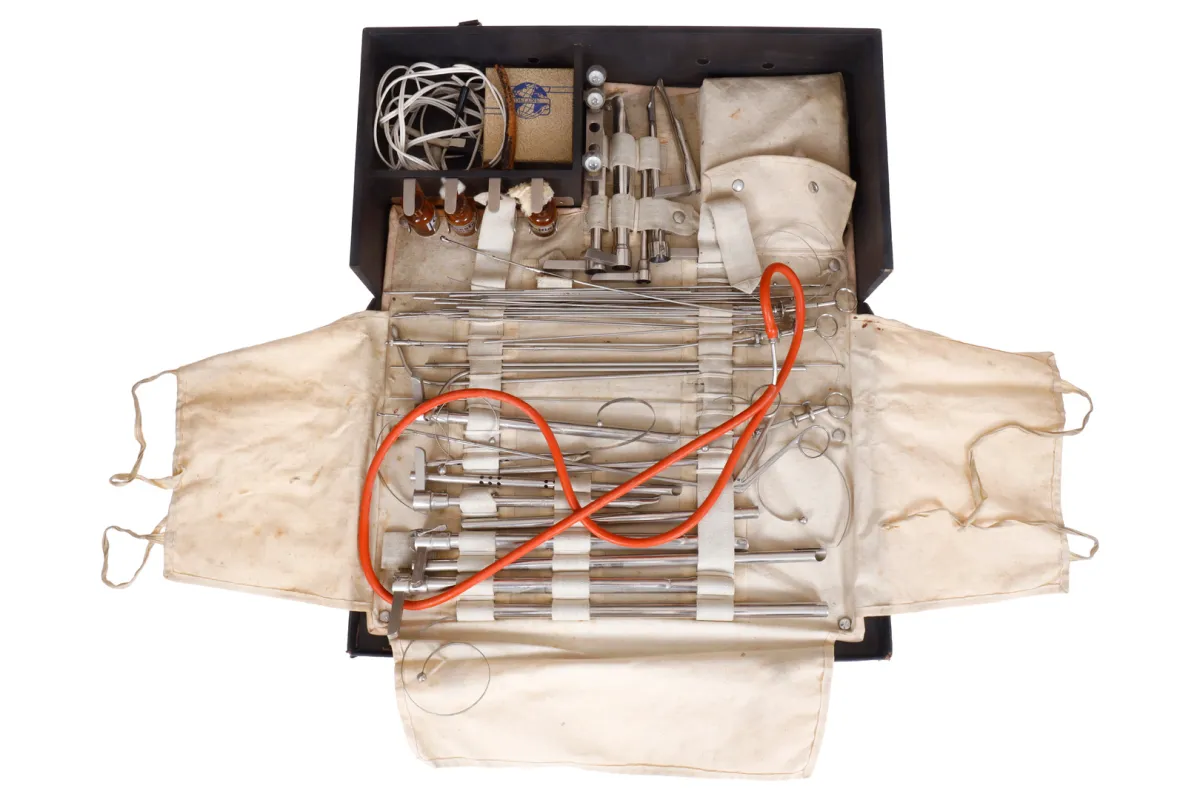 Medizinischer Instrumentenkasten ”Broncho-Oesophagoskopie” nach Brünings