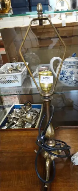 1 table lamp