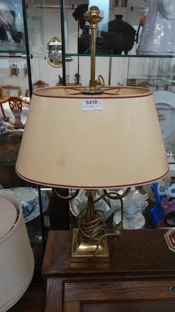 1 table lamp