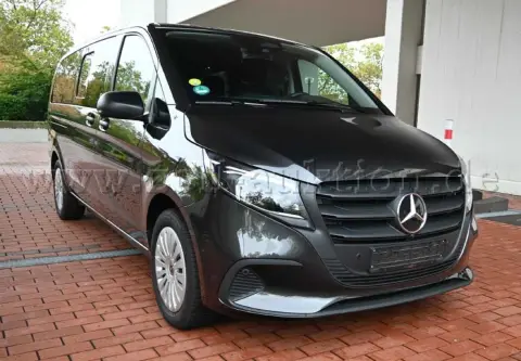 1 Mercedes Benz Vito 116 CDI 4Matic Tourer Pro Extralong avec attelage
