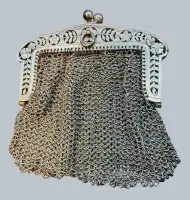 Středně velká stříbrná řetízková peněženka, testováno, cca 7x6 cm, 41 g, velmi dobrý stav