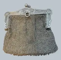 Středně velká stříbrná řetízková peněženka (testováno) s vnitřní přihrádkou s extra uzávěrem, 8x8 cm, 80,6 g