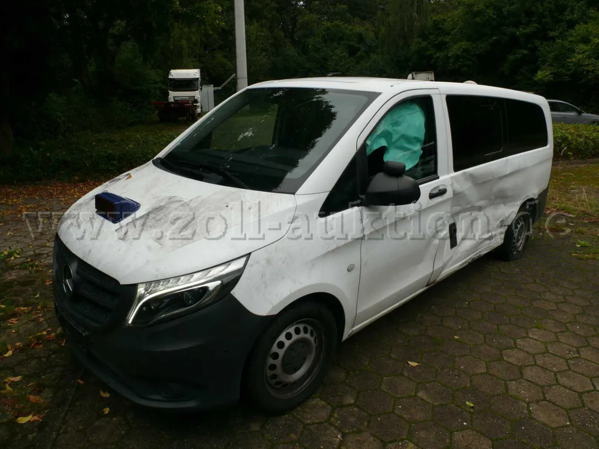 1 Mercedes-Benz Vito Tourer 119 CDI Pro extra long véhicule pour bricoleur - BD16-2266