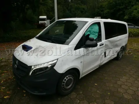 1 Mercedes-Benz Vito Tourer 119 CDI Pro extra long véhicule pour bricoleur - BD16-2266