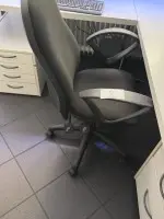 1 swivel chair with armrests