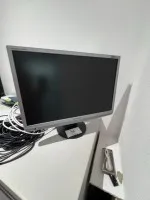 1 moniteur TFT Samsung