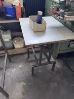 2 Ablagetische