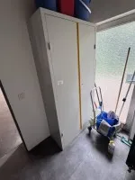 1 metal tool cabinet