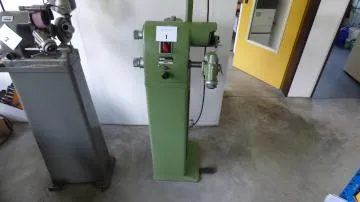 Tool grinding machine make: DECKEL