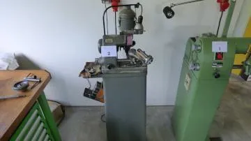 Gereedschapsslijpmachine merk: DECKEL