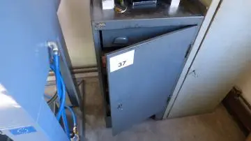 Armoire en acier
