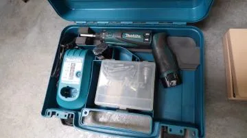 Visseuse sans fil marque : MAKITA