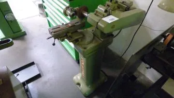 Abrasive cut-off machine make: CLARKSON