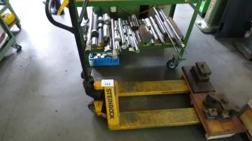 Hand pallet truck make: STEINBOCK