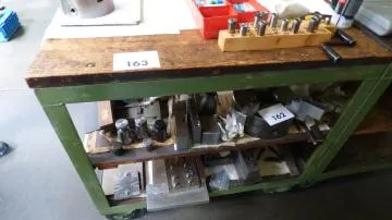 Étagère en acier