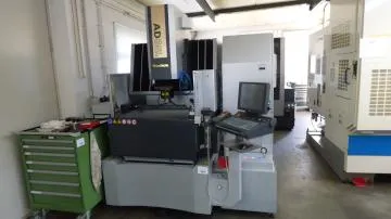 Machine d'électroérosion par enfonçage CNC, marque : SODICK