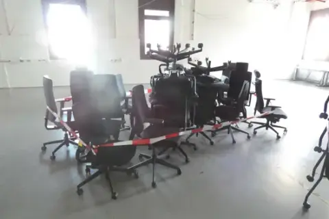 Bundle of office chairs