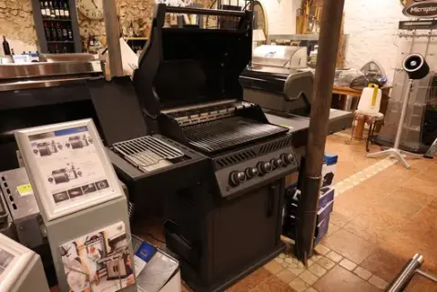 Napoleon Gasgrill Phantom Rogue SE 425