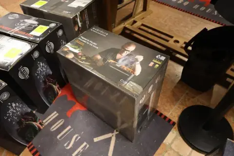 Everdure Holzkohle Tischgrill