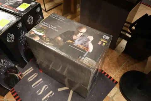 Everdure Holzkohle Tischgrill