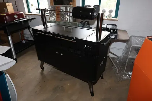 Everdure Holzkohlegrill HUB 2