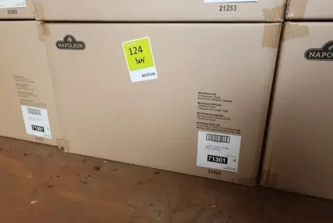 4 x Napoleon Sizzle Zone Brenner - Windschutz mit Spießhalter