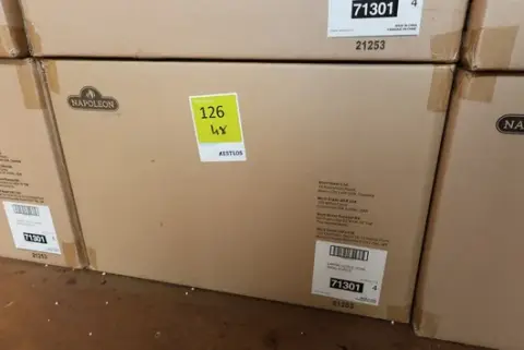 4 x Napoleon Sizzle Zone Brenner - Windschutz mit Spießhalter