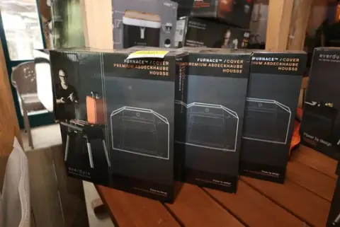 3 x Everdure Abdeckhaube