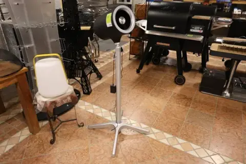 1 x Everdure Standventilator