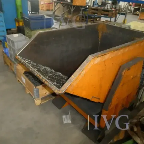 Tipping chip container BAUER