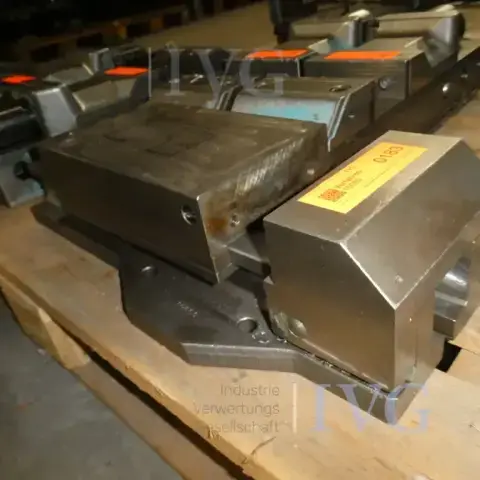 Étau de machine