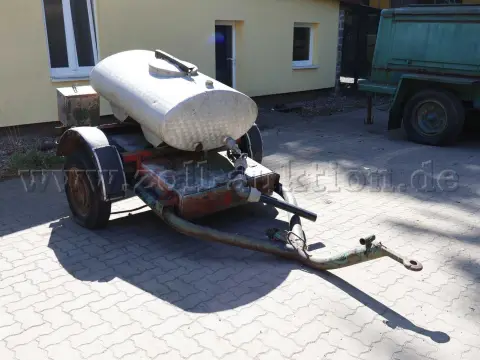 1 adet 300 l su deposu olan römork, kendi yapımı – boru çerçeve, tekerlekli