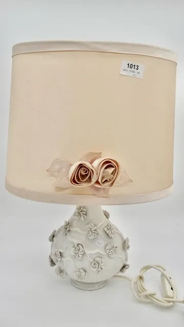 1 table lamp