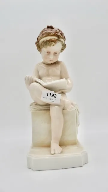 1 porcelánová figurka "Lesende"