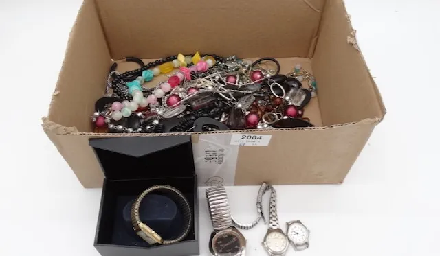 1 lot sieraden en horloges