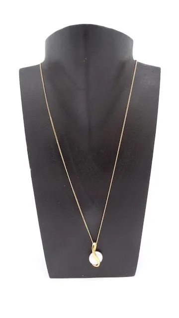 1 damesketting van 333 goud met parel