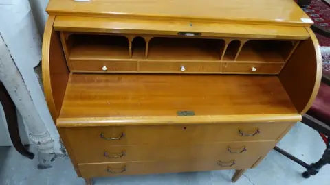 1 secretary desk